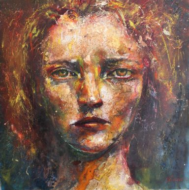 Portrait de jeune femme rousse frontal.